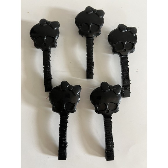 Lot of 5 Monster High Black Skull Brush Replacement - Picture 1 of 2
